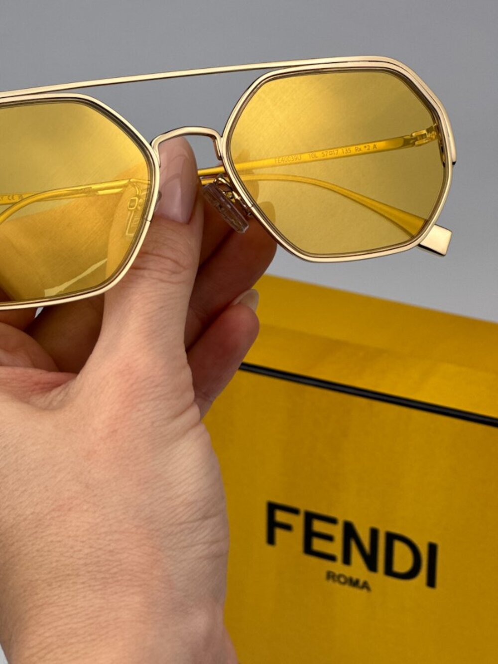 FENDI FE40039U 10L GOLD GEOMETRIC SUNGLASSES